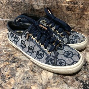 Michael kors casual shoe size 5